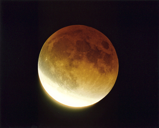 19-Lunar-eclipse-2003-11-08_sm
