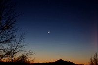 04 Near-New Moon with Earthshine